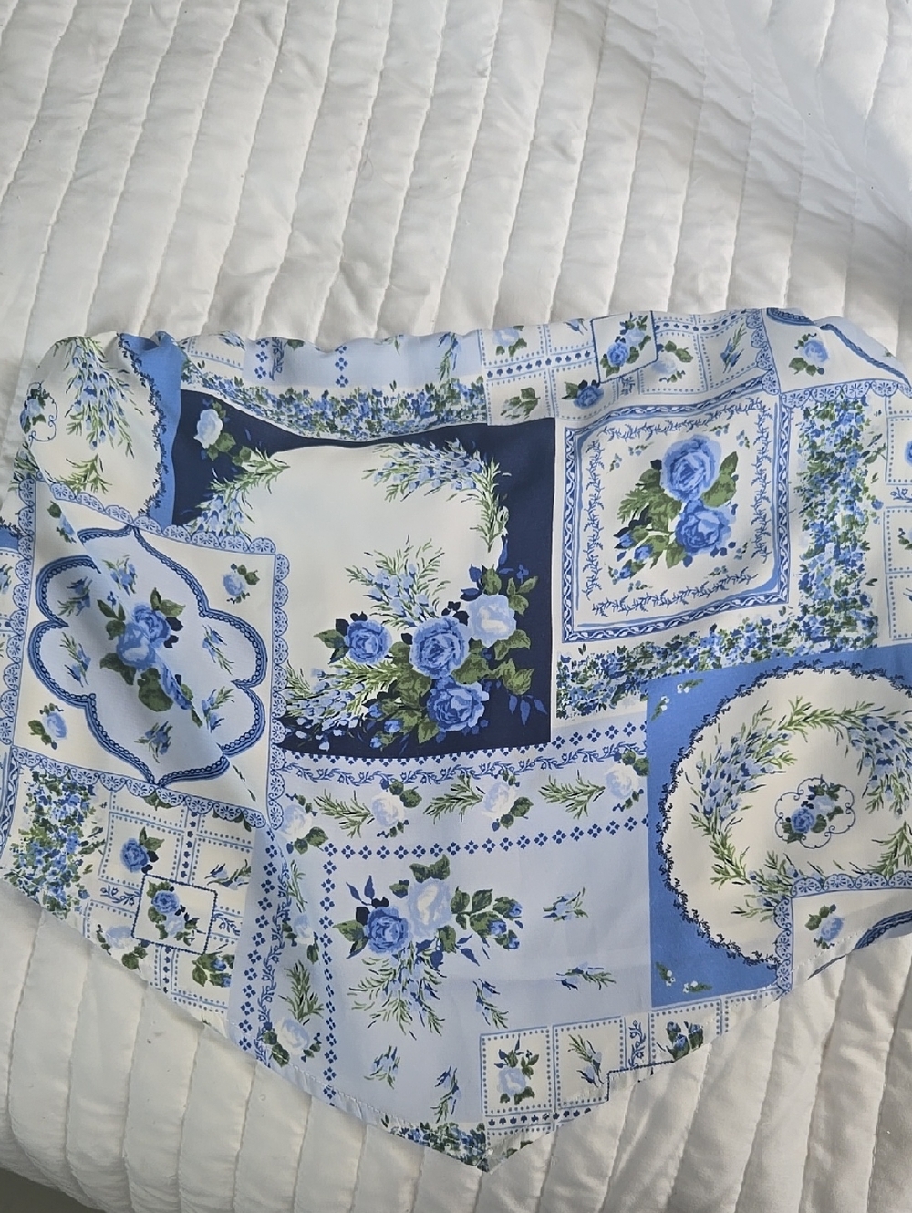 Abercrombie & Fitch White and Light Blue Floral Detail Top